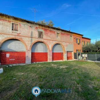 Rustico in vendita a Pernumia (Padova)
