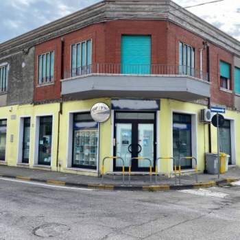 Negozio in vendita a Porto Viro (Rovigo)