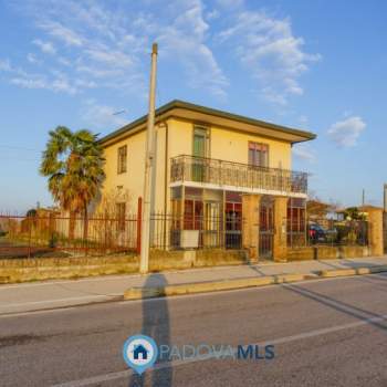 Casa singola in vendita a Agna (Padova)