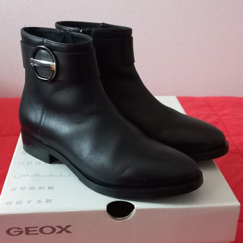 Scarpe Geox donna modello Brouge