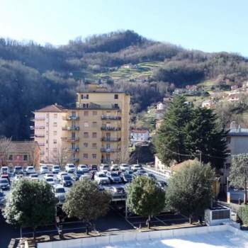 Appartamento in vendita a Campomorone (Genova)